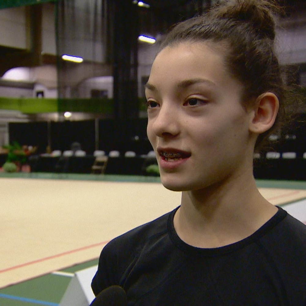 Juliève Mazerolle, du Club Extenso de Dieppe, au Nouveau-Brunswick, participe aux Championnats canadiens de gymnastique rythmique pour une deuxième fois. Juliève Mazerolle, du Club Extenso de Dieppe, au Nouveau-Brunswick, participe aux Championnats canadiens de gymnastique rythmique pour une deuxième fois.
