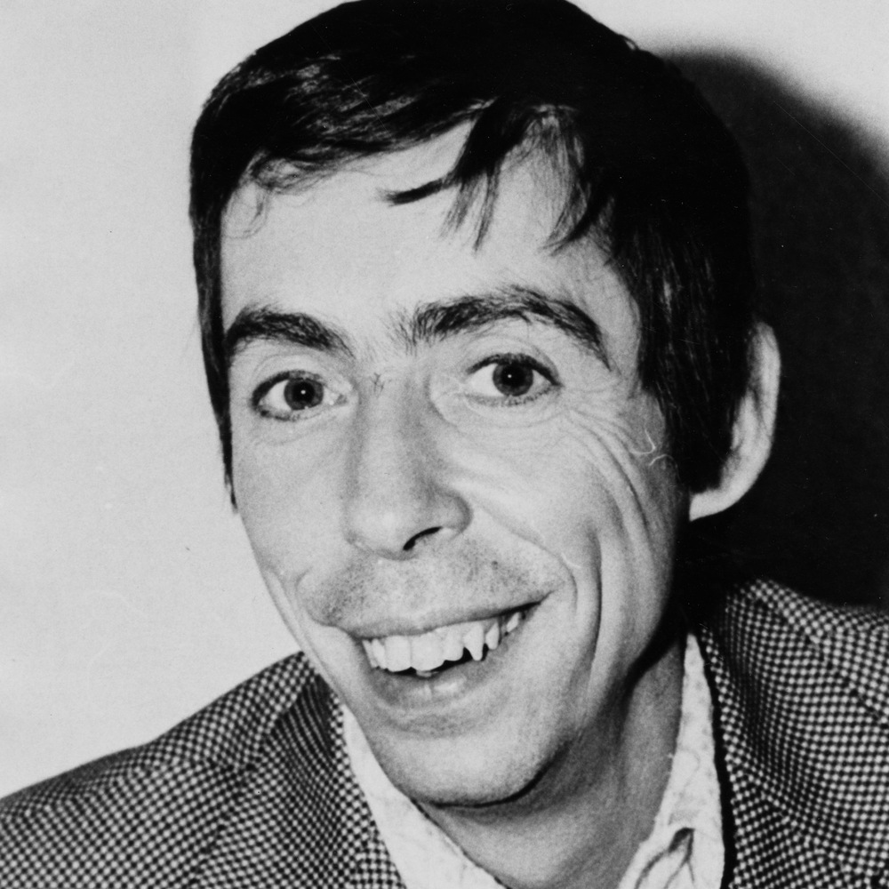 Gilles Latulippe souriant à la caméra en 1972. Gilles Latulippe souriant à la caméra en 1972.
