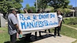 Les militants ont brandi une bannière réclamant «le droit de manifester à Québec». 