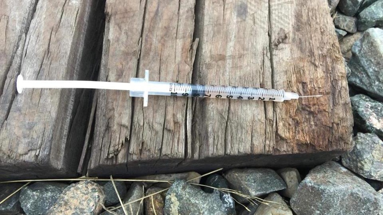 Une aiguille trouvée dans une rue de Moncton Une aiguille trouvée dans une rue de Moncton
