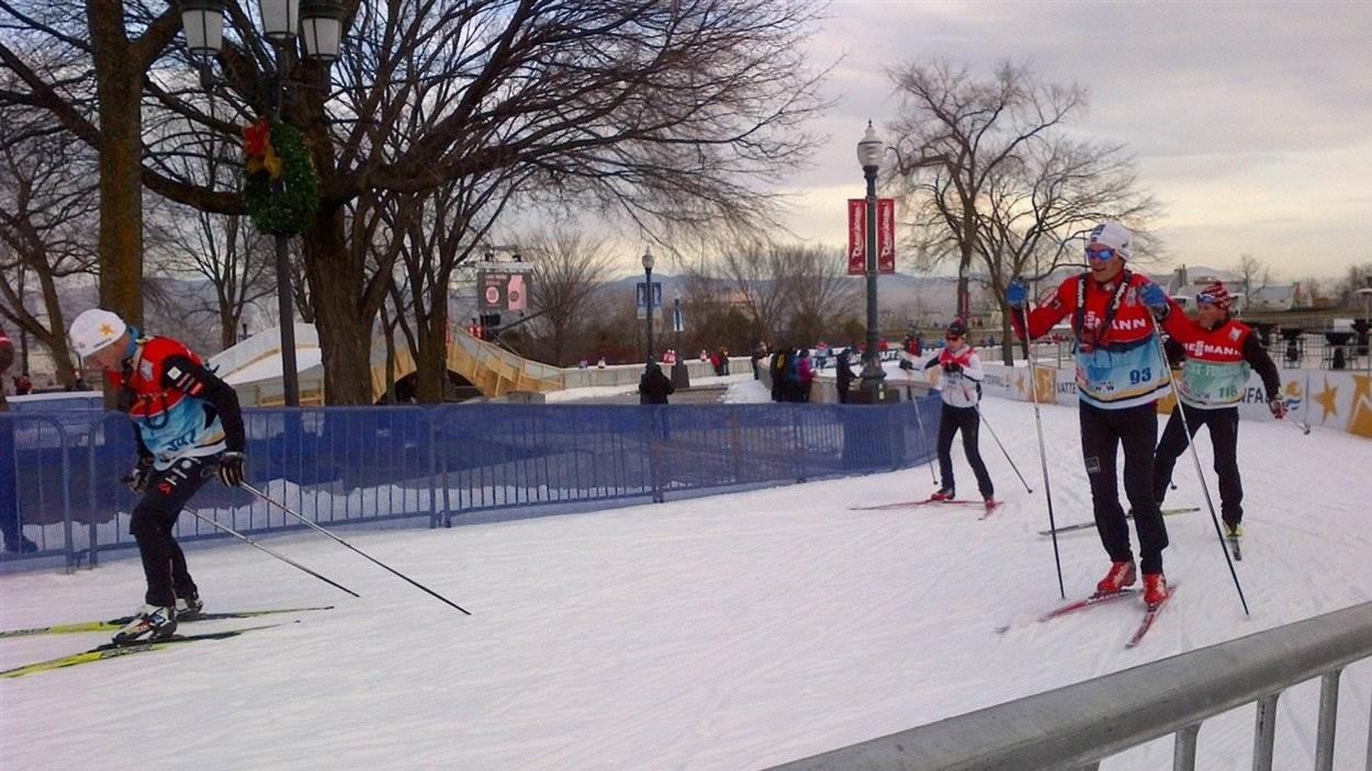 Des skieurs participent à une étape de la Coupe du monde de ski de fond sur les plaines d’Abraham, en 2012, à Québec. Des skieurs participent à une étape de la Coupe du monde de ski de fond sur les plaines d’Abraham, en 2012, à Québec.