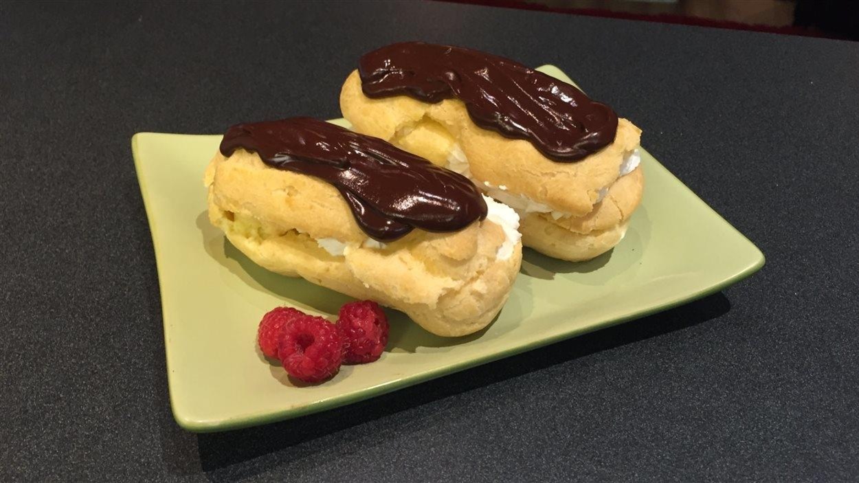 Les éclairs au chocolat Les éclairs au chocolat