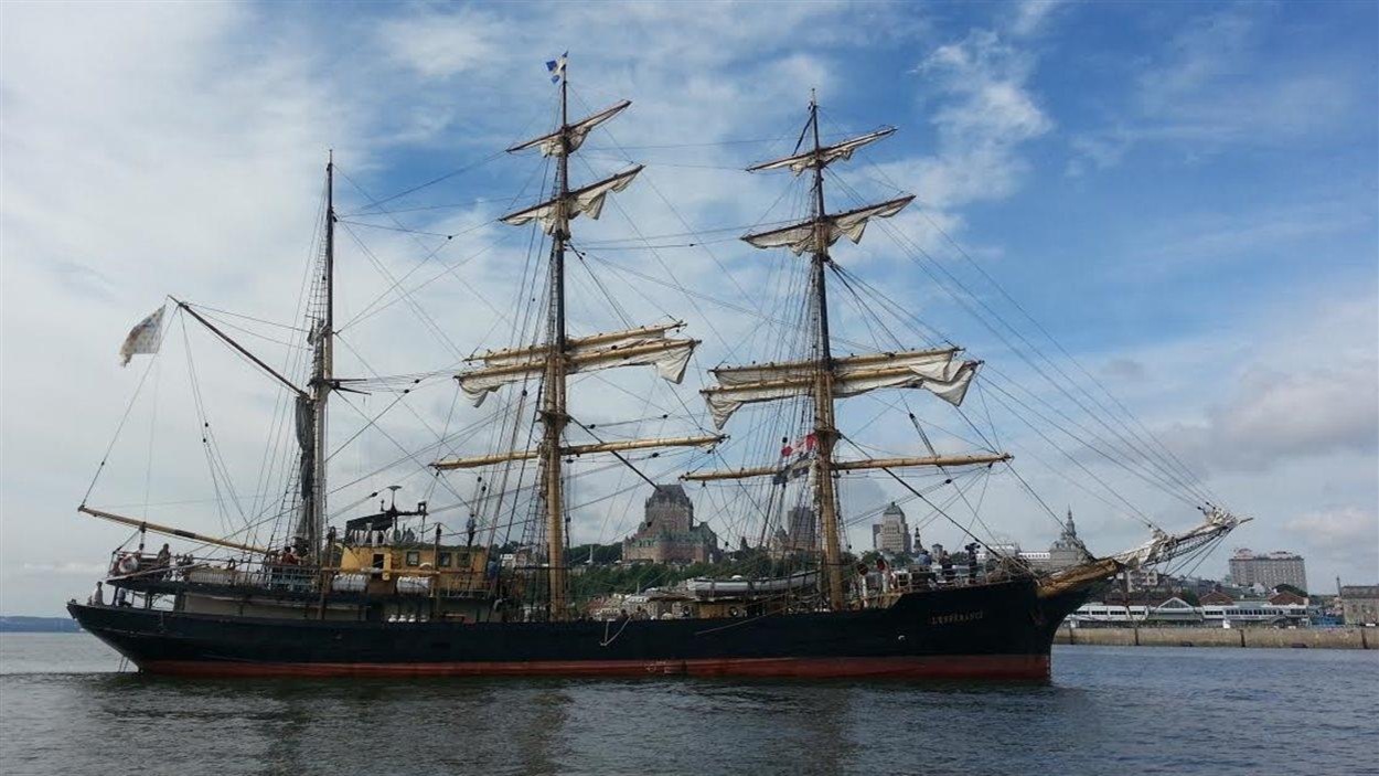 Le grand trois-mâts est arrivé à Québec jeudi matin Le grand trois-mâts est arrivé à Québec jeudi matin