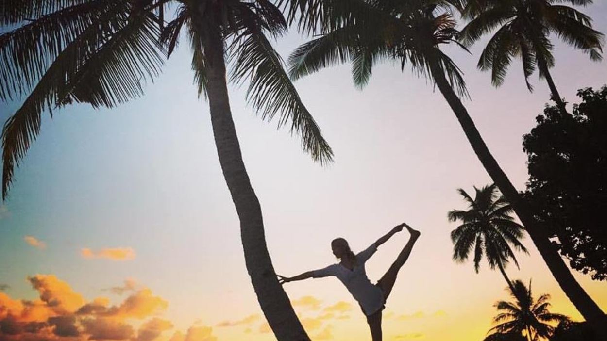 Josiane O'Rourke est professeure de yoga terre et mer. Josiane O'Rourke est professeure de yoga terre et mer.