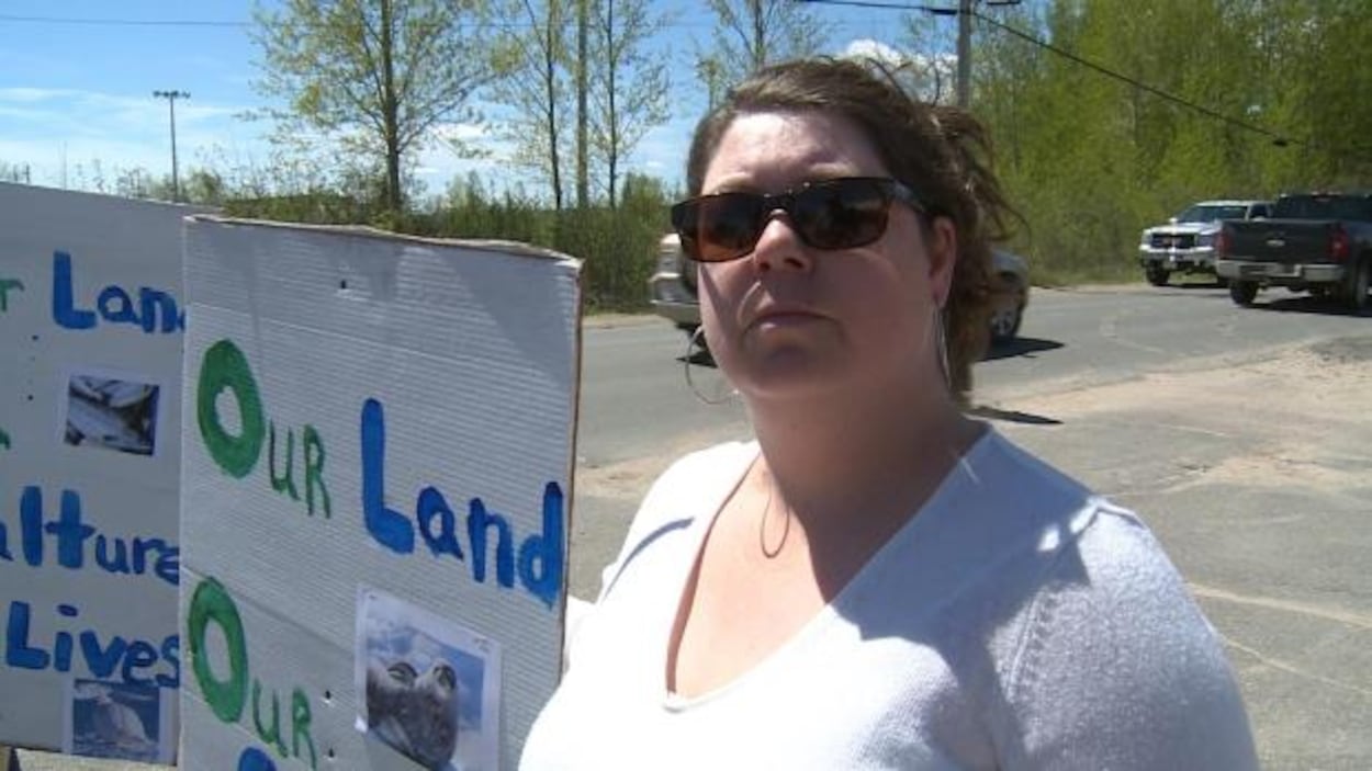 La directrice de l'Association régionale AnanauKatiget Tumingit, Kim Campbell-McLean, a espoir que les vidéos encourageront les femmes à dénoncer leur agresseur et à demander de l'aide. La directrice de l'Association régionale AnanauKatiget Tumingit, Kim Campbell-McLean, a espoir que les vidéos encourageront les femmes à dénoncer leur agresseur et à demander de l'aide.
