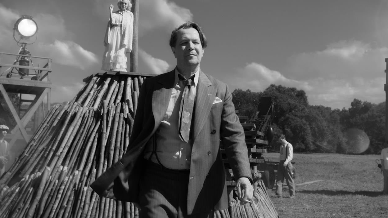 Gary Oldman dans le film « Mank » Gary Oldman dans le film « Mank »