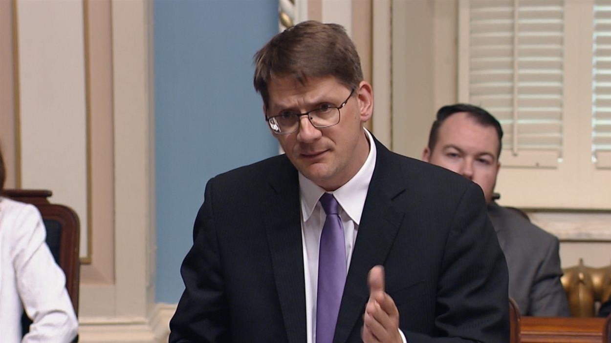Le député du PQ Sylvain Gaudreault durant la période des question à l'Assemblée nationale Le député du PQ Sylvain Gaudreault durant la période des question à l'Assemblée nationale