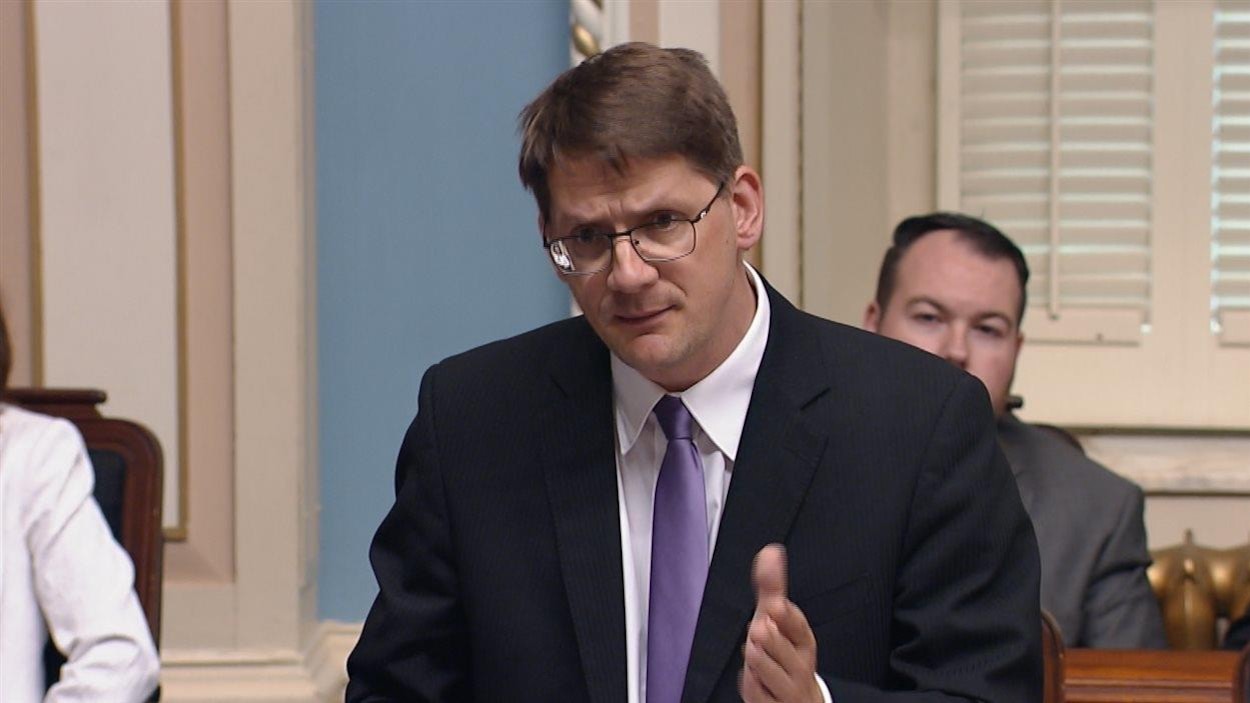 Le député du PQ Sylvain Gaudreault durant la période des question à l'Assemblée nationale Le député du PQ Sylvain Gaudreault durant la période des question à l'Assemblée nationale
