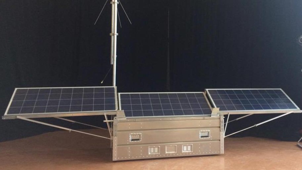 L'outil créé par trois étudiants de l'UQAR est muni de panneaux solaires. L'outil créé par trois étudiants de l'UQAR est muni de panneaux solaires.