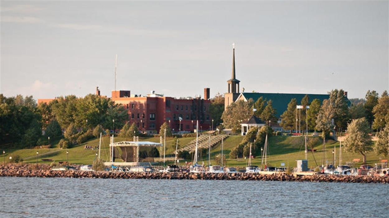 Ville-Marie vue du lac Témiscamingue Ville-Marie vue du lac Témiscamingue