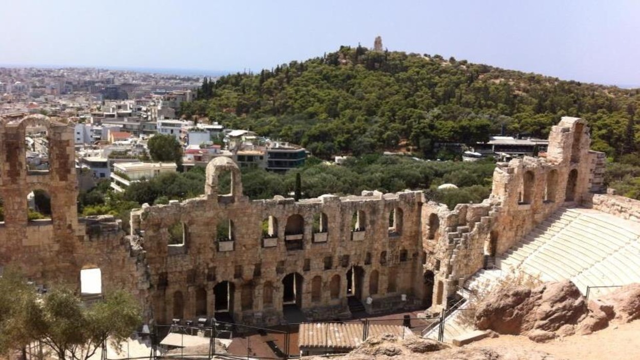 Le théâtre Dionysos de la Grèce antique, à Athènes Le théâtre Dionysos de la Grèce antique, à Athènes