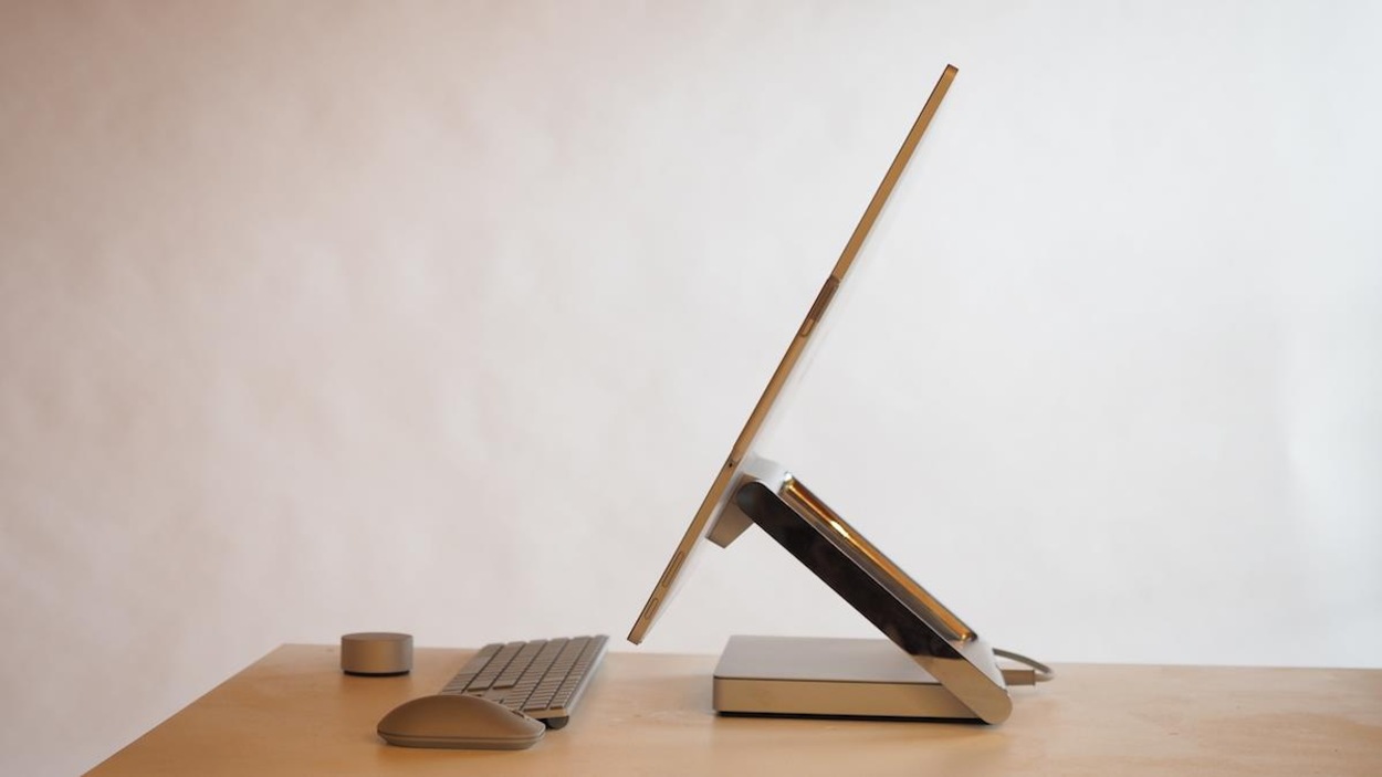 L'ordinateur tout en un Surface Studio de Microsoft. L'ordinateur tout en un Surface Studio de Microsoft.