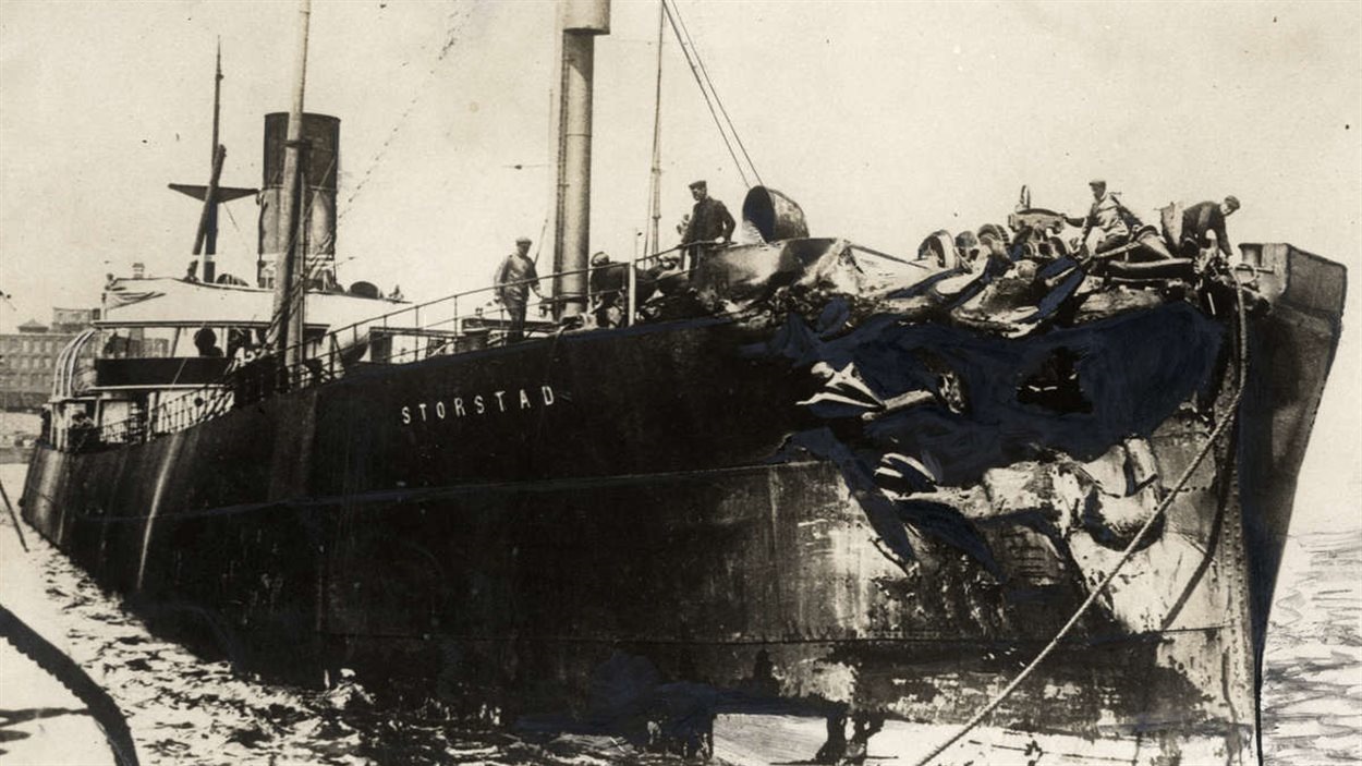 Le Storstad après sa collision avec l'Empress of Ireland Le Storstad après sa collision avec l'Empress of Ireland