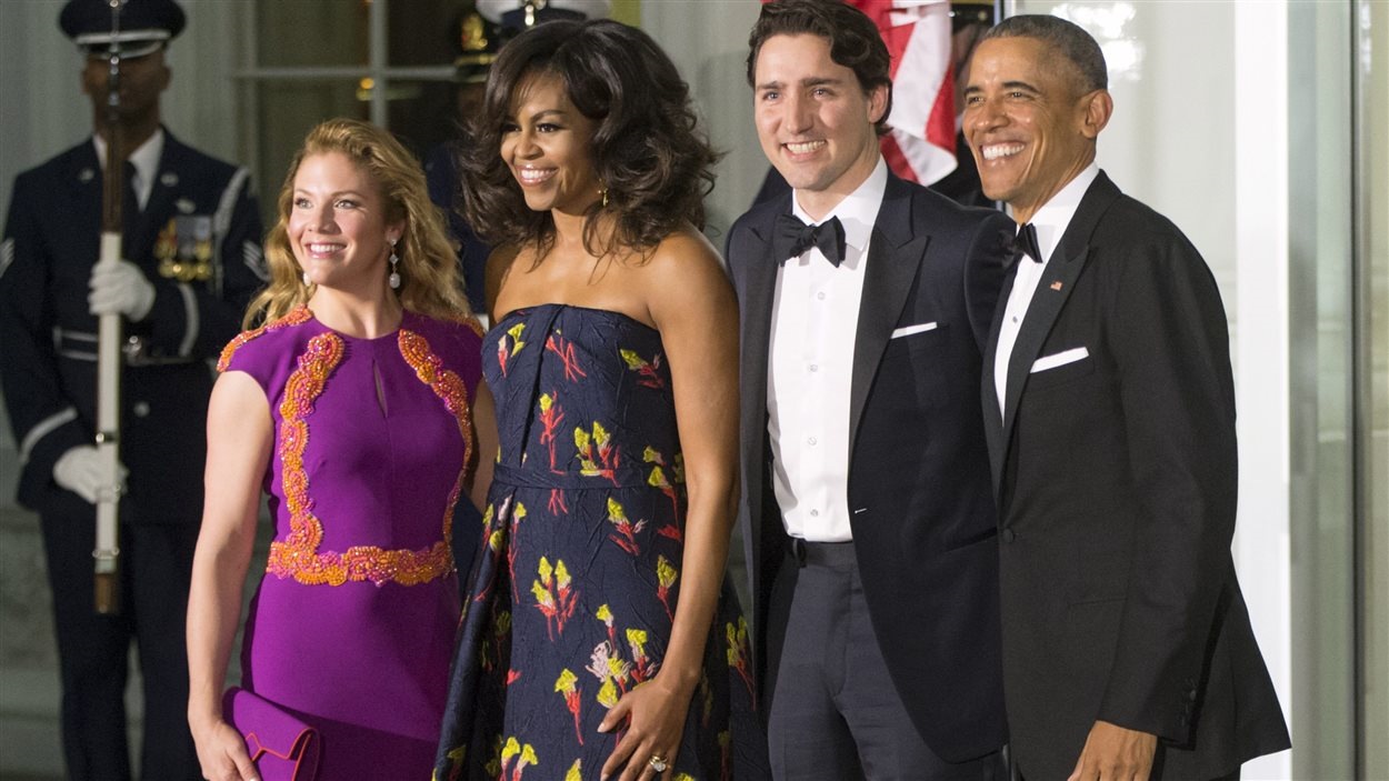 Les Obama reçoivent les Trudeau pour le dîner officiel. Les Obama reçoivent les Trudeau pour le dîner officiel.