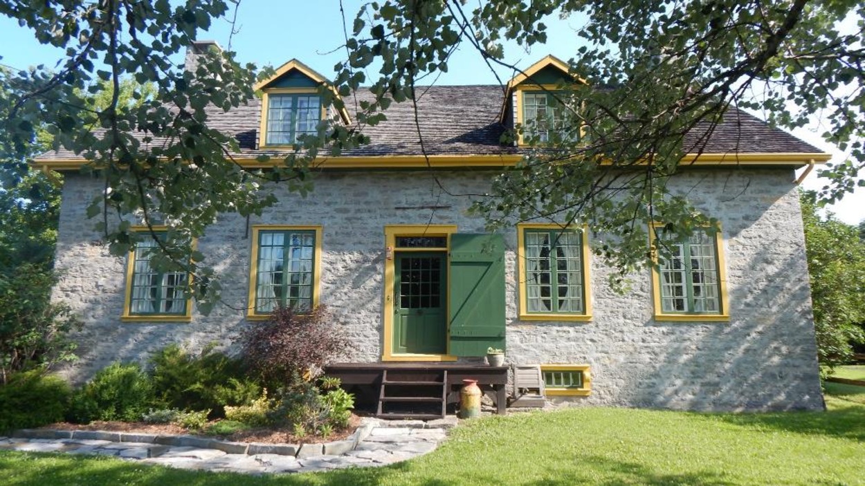 Un vieux bâtiment en pierre. Un vieux bâtiment en pierre.