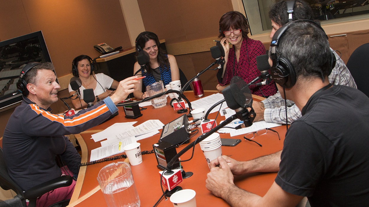 Stéphan Bureau, Katerine Lune-Rollet, Élise Desaulniers, Anne-Marie Roy, Francis Madore et Serge-Étienne Parent Stéphan Bureau, Katerine Lune-Rollet, Élise Desaulniers, Anne-Marie Roy, Francis Madore et Serge-Étienne Parent