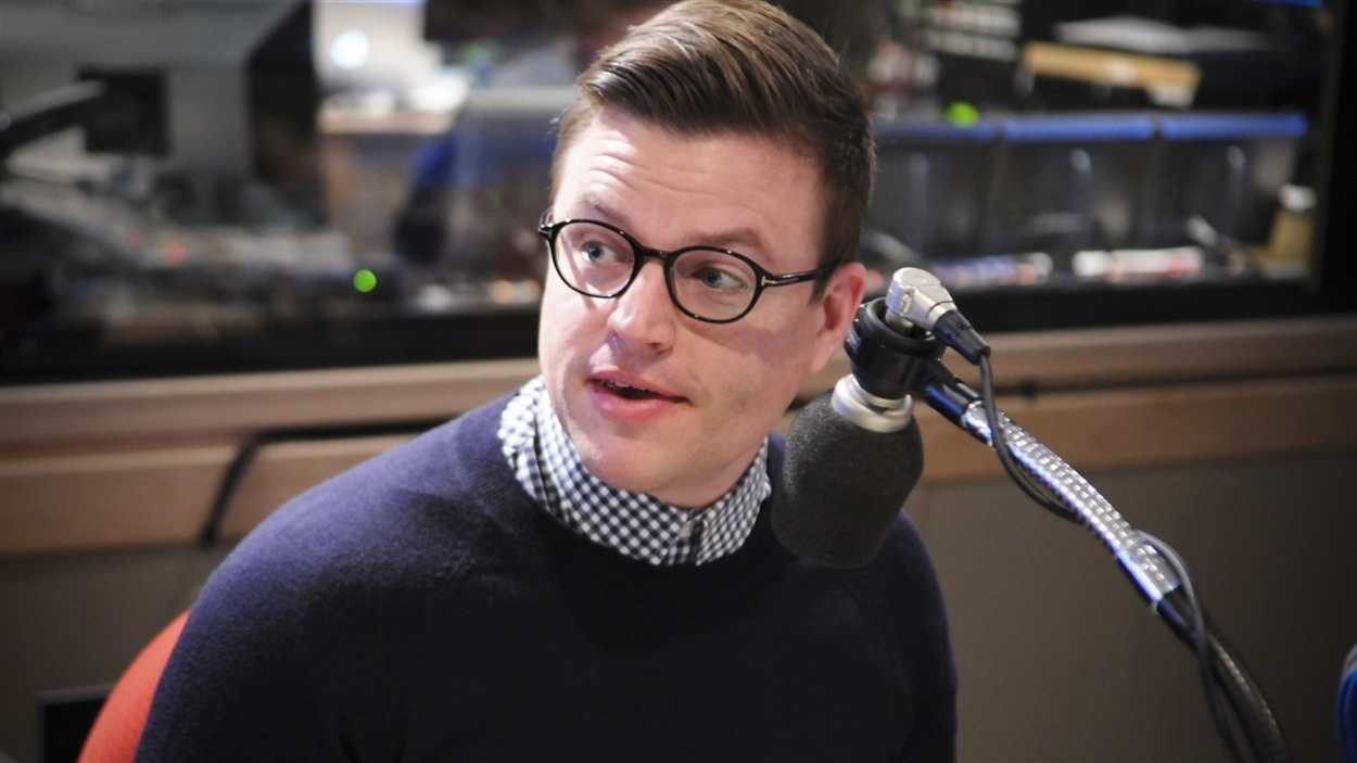 Danny St-Pierre au micro d'ICI Radio-Canada Première Danny St-Pierre au micro d'ICI Radio-Canada Première