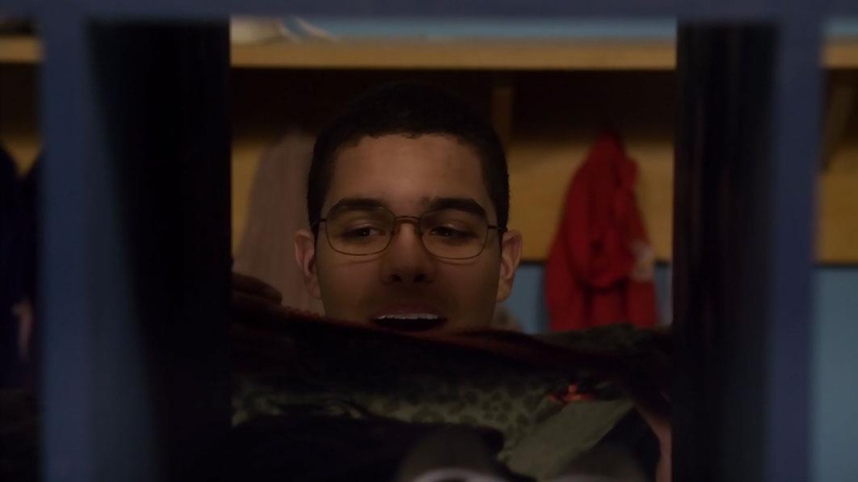 Subtiliser des petites culottes comme le fait Connor dans Degrassi : la nouvelle génération, c'est non. Subtiliser des petites culottes comme le fait Connor dans Degrassi : la nouvelle génération, c'est non.