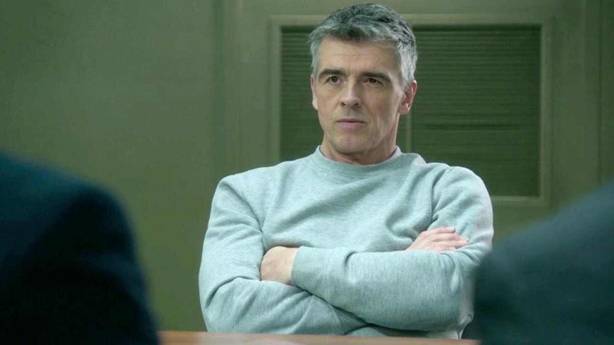 Yanick Dubeau en interrogatoire devant Patrick et Bruno. Yanick Dubeau en interrogatoire devant Patrick et Bruno.