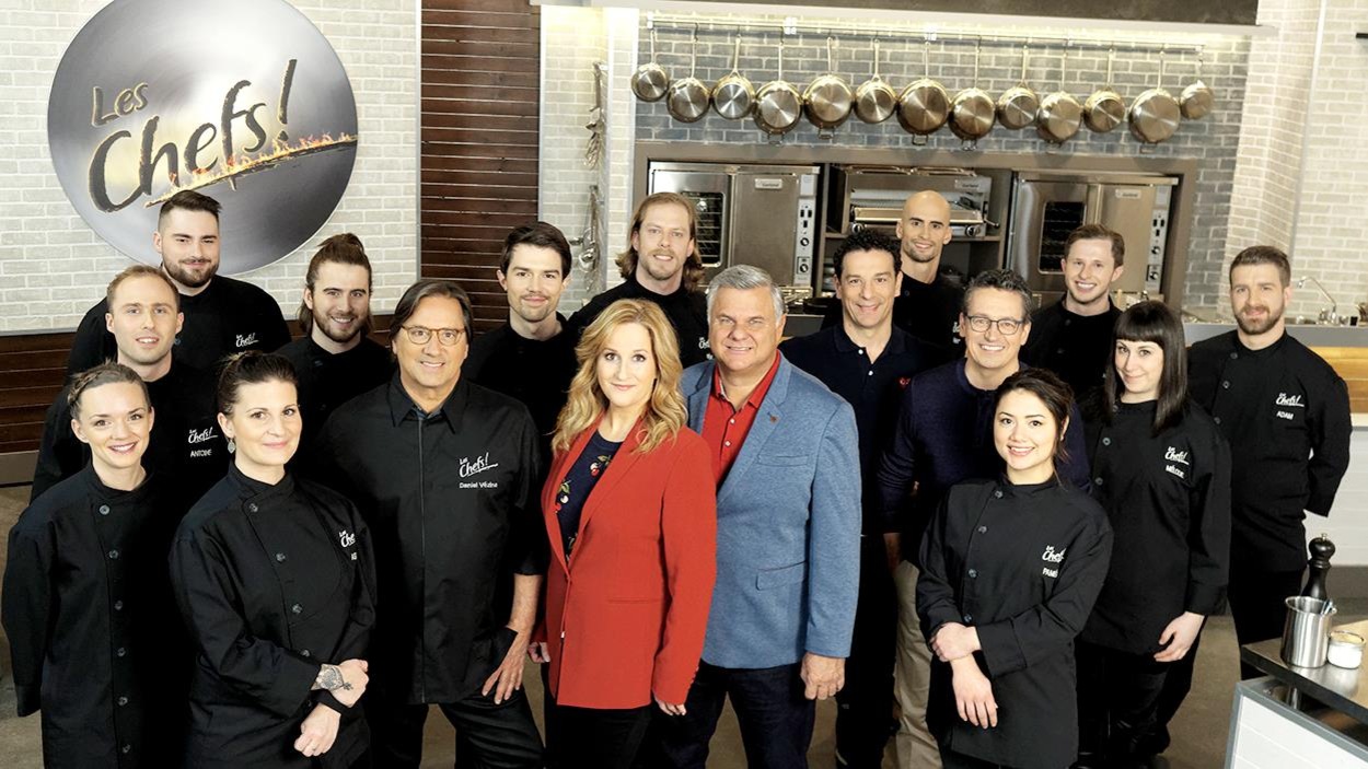 Une photo avec les animateurs, les juges et les aspirants chefs. Une photo avec les animateurs, les juges et les aspirants chefs.