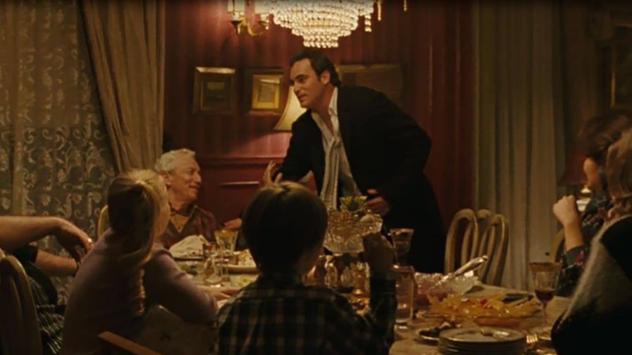 Une scène de repas en famille Une scène de repas en famille