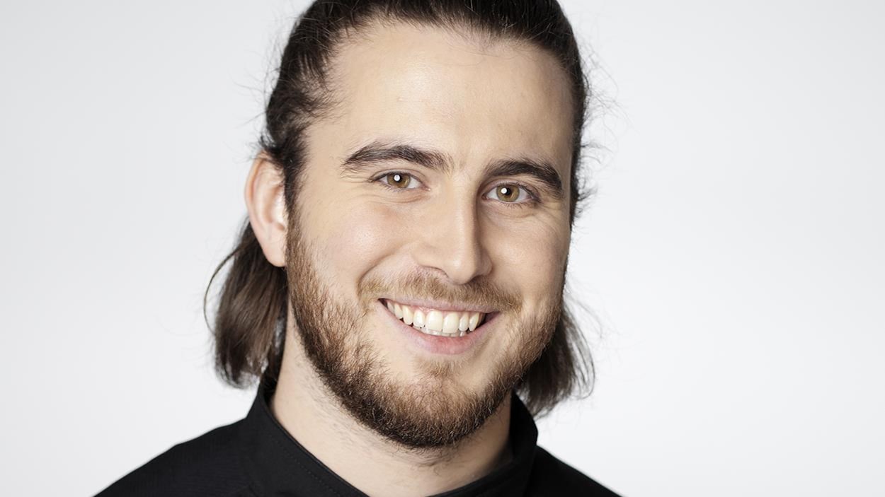 Le visage souriant de Xavier. Le visage souriant de Xavier.