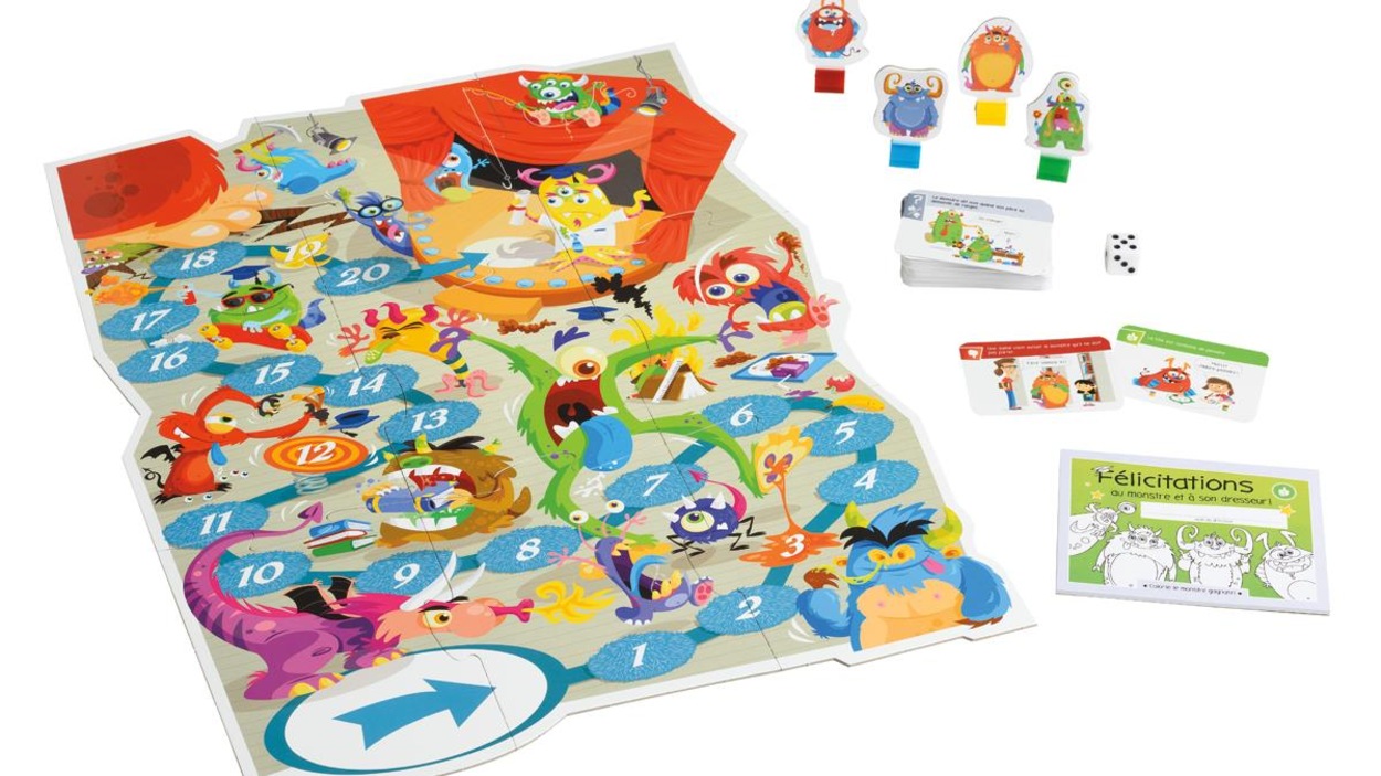 Plateau de jeu avec des cartes Plateau de jeu avec des cartes