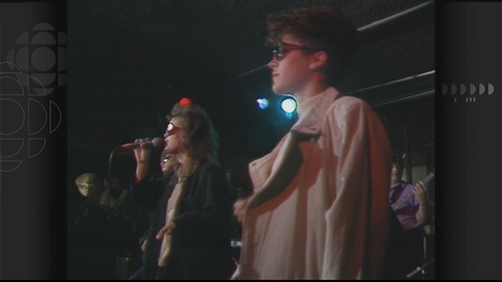 Marie-Claude McDonald et Joanne LaCoste ont participé en spectacle à la Chicane électrique en 1988. Marie-Claude McDonald et Joanne LaCoste ont participé en spectacle à la Chicane électrique en 1988.