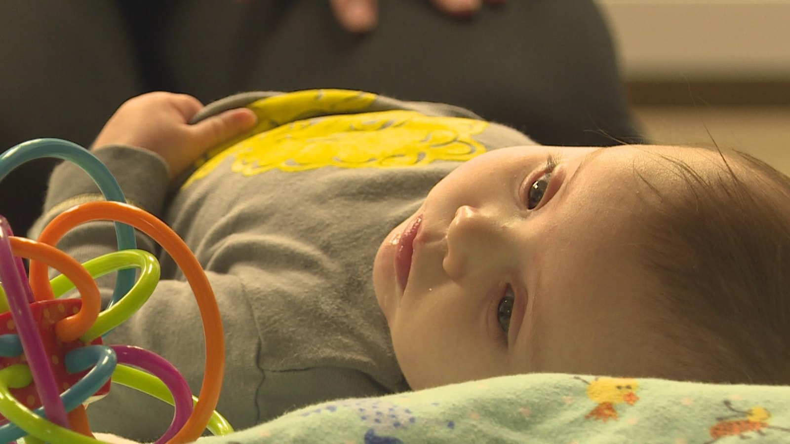 Un bébé pendant un cours de yoga-bébé à Edmonton. Un bébé pendant un cours de yoga-bébé à Edmonton.