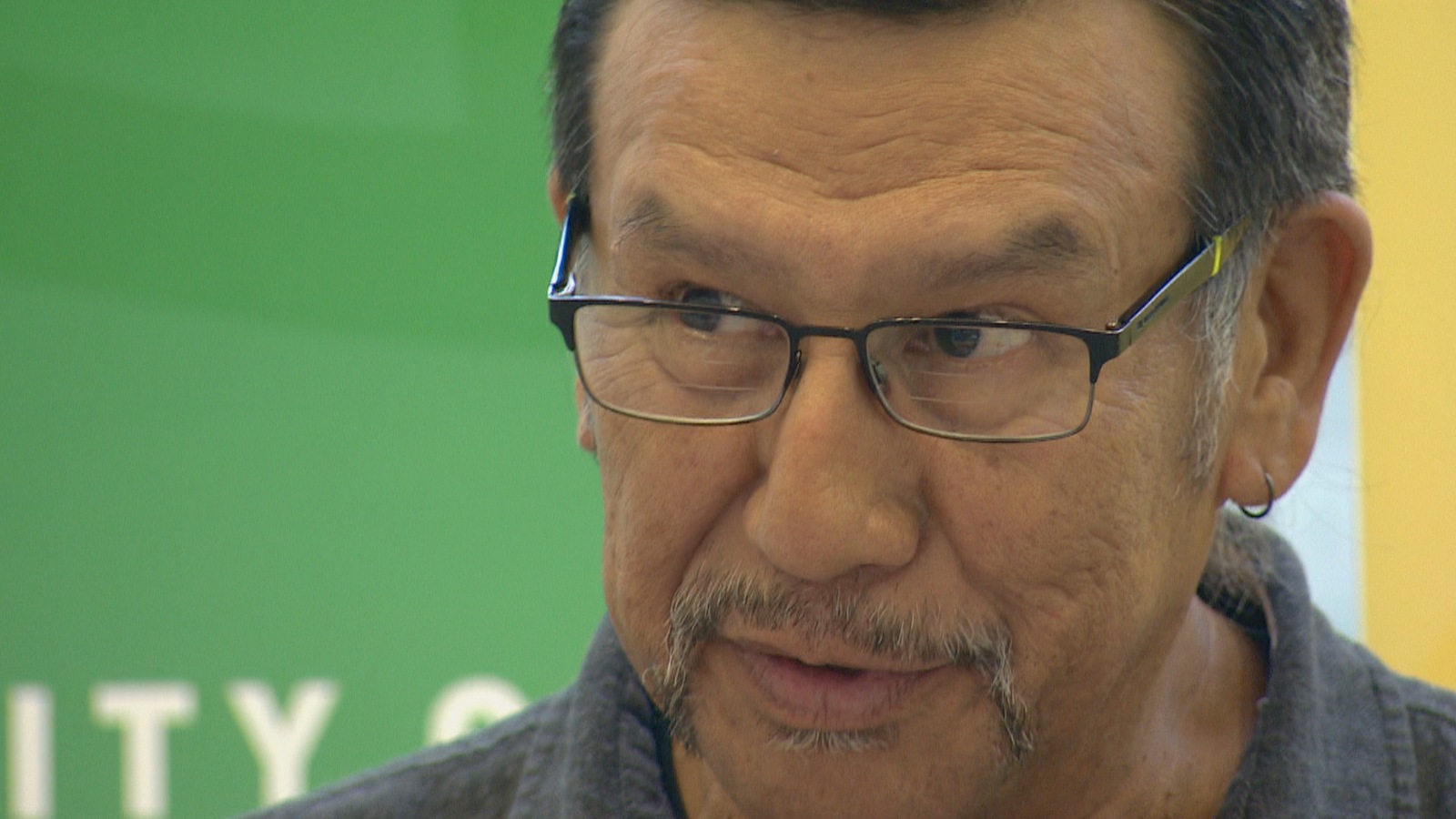 Billy Joe Laboucan, chef de la Première Nation de Lubicon Lake et linguiste cri Billy Joe Laboucan, chef de la Première Nation de Lubicon Lake et linguiste cri