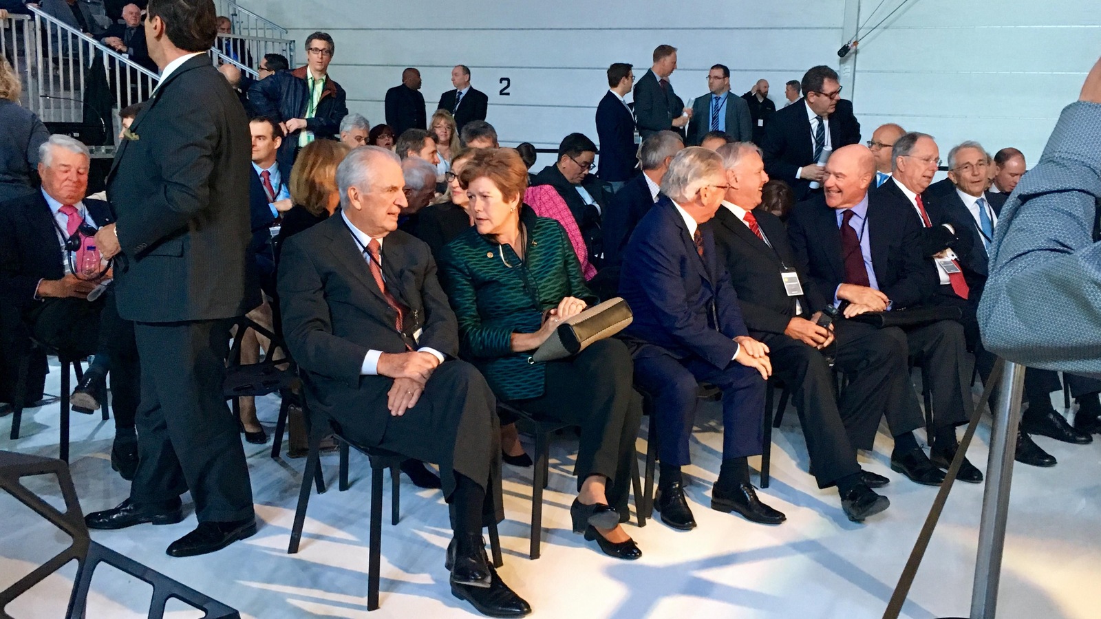 Des membres du conseil d'administration de Bombardier, dont Laurent Beaudoin, Jean Monty et Daniel Johnson Des membres du conseil d'administration de Bombardier, dont Laurent Beaudoin, Jean Monty et Daniel Johnson