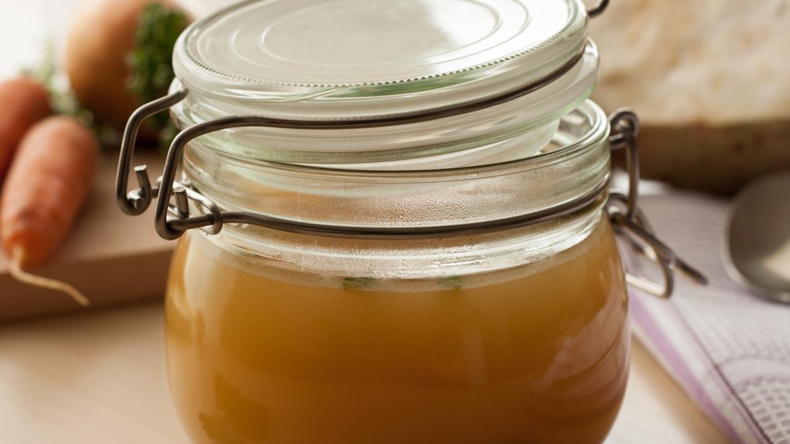 Une conserve de bouillon Une conserve de bouillon