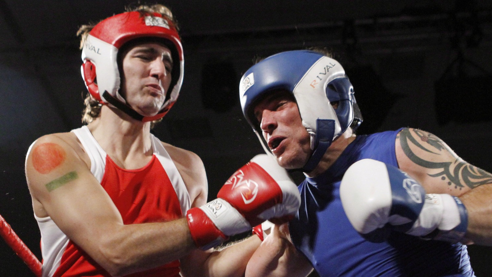 Justin Trudeau et Patrick Brazeau lors de leur combat amical en 2012 Justin Trudeau et Patrick Brazeau lors de leur combat amical en 2012