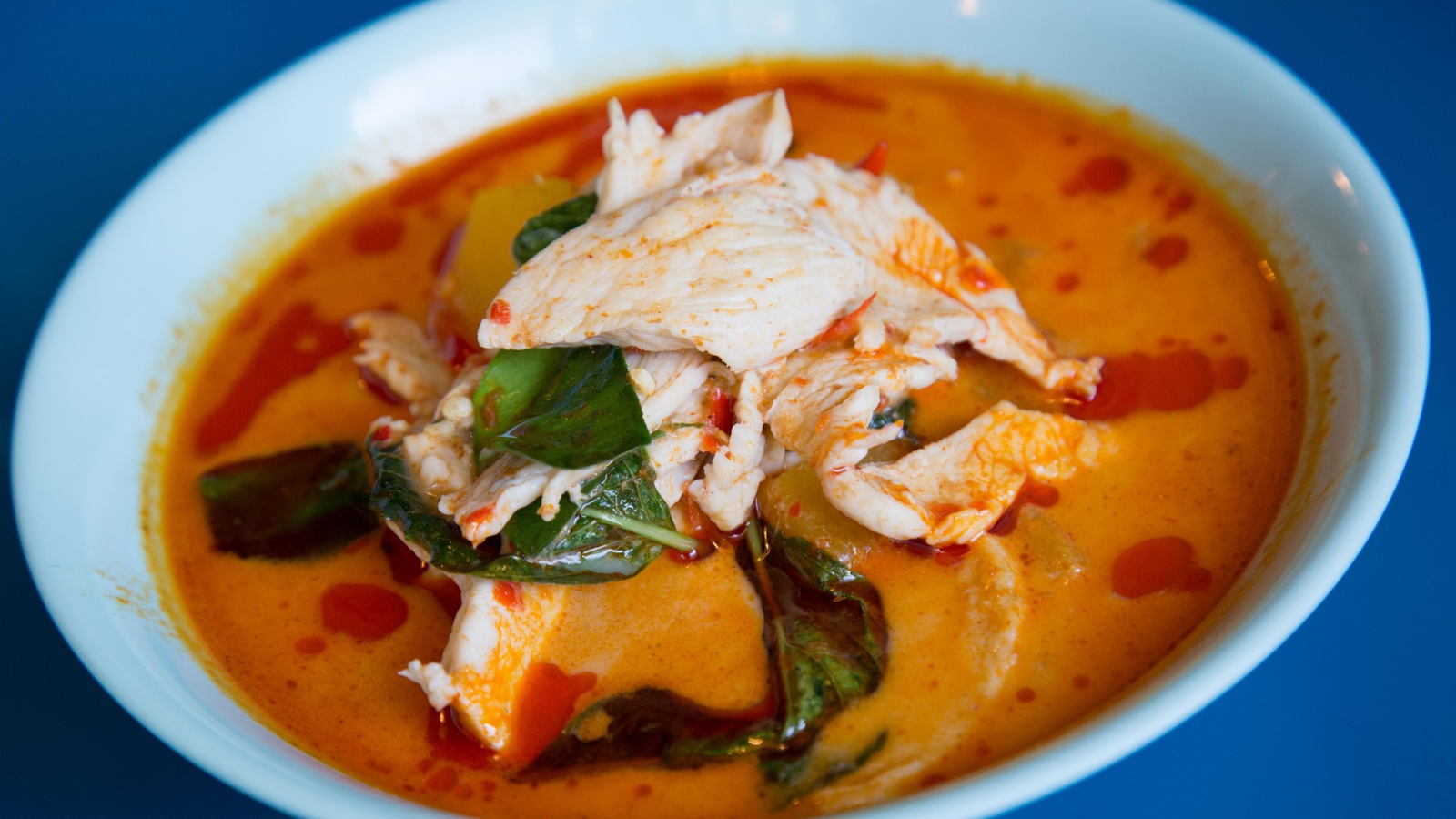 Un plat de poulet Un plat de poulet