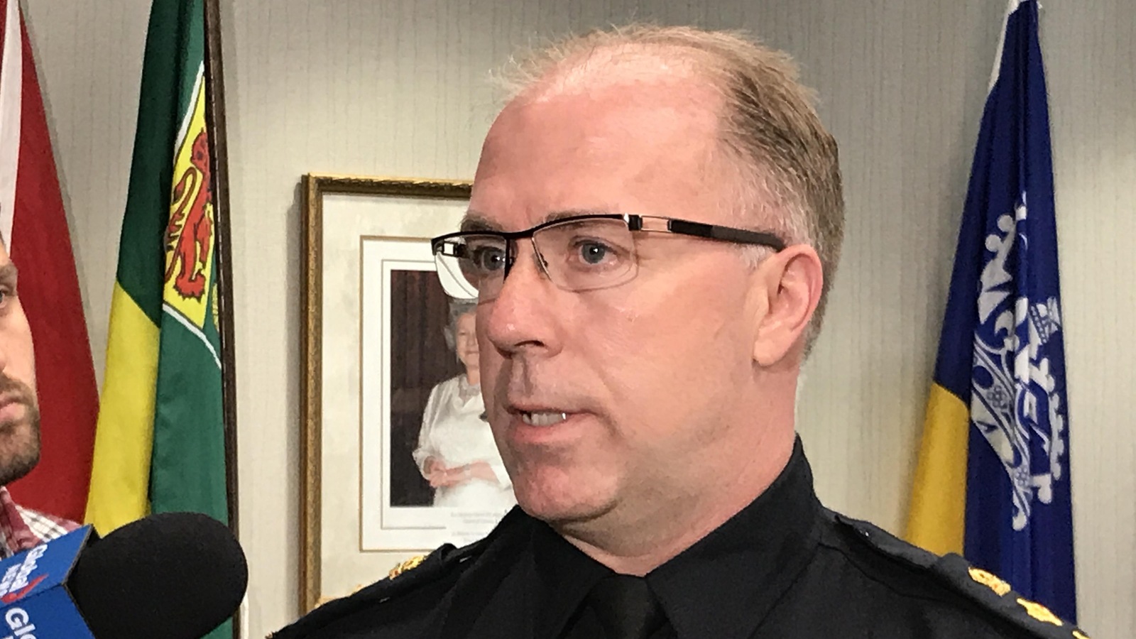 Le chef intérimaire du service de police de Regina, Dean Rae, dit que le rapport de Human Rights Watch ne représente pas la réalité de son service. Le chef intérimaire du service de police de Regina, Dean Rae, dit que le rapport de Human Rights Watch ne représente pas la réalité de son service.