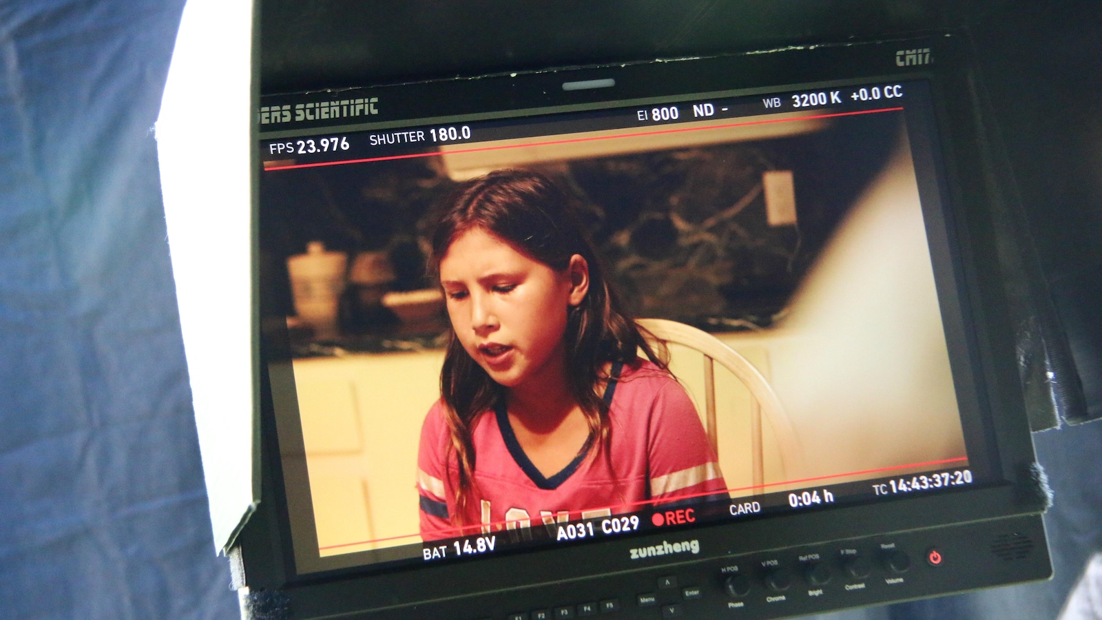 La jeune actrice Lake Delisle, lors du tournage du film Vivaces, de Sonia Bonspille Boileau. La jeune actrice Lake Delisle, lors du tournage du film Vivaces, de Sonia Bonspille Boileau.