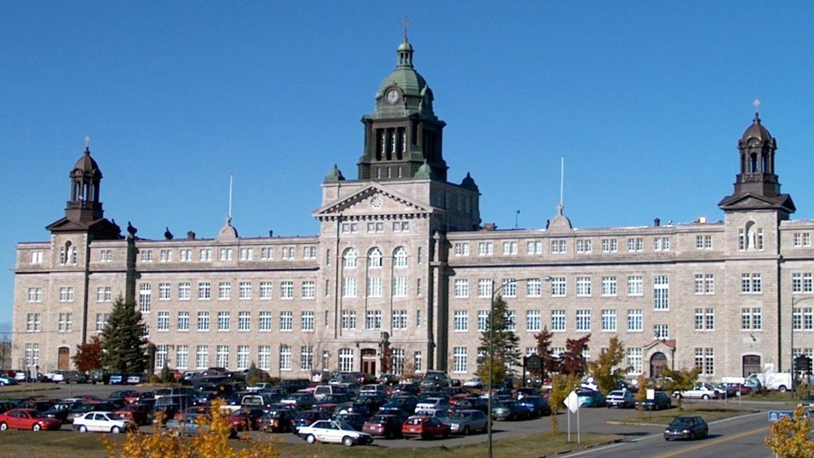 Collège Sainte-Anne-de-la-Pocatière Collège Sainte-Anne-de-la-Pocatière