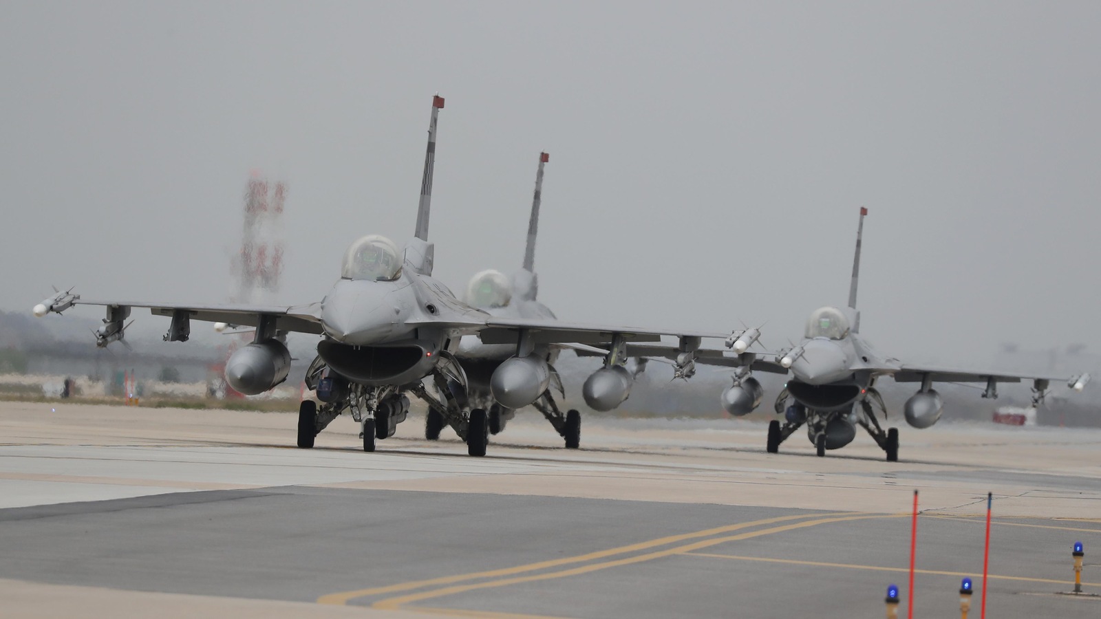 Des chasseurs américains F-16 Des chasseurs américains F-16