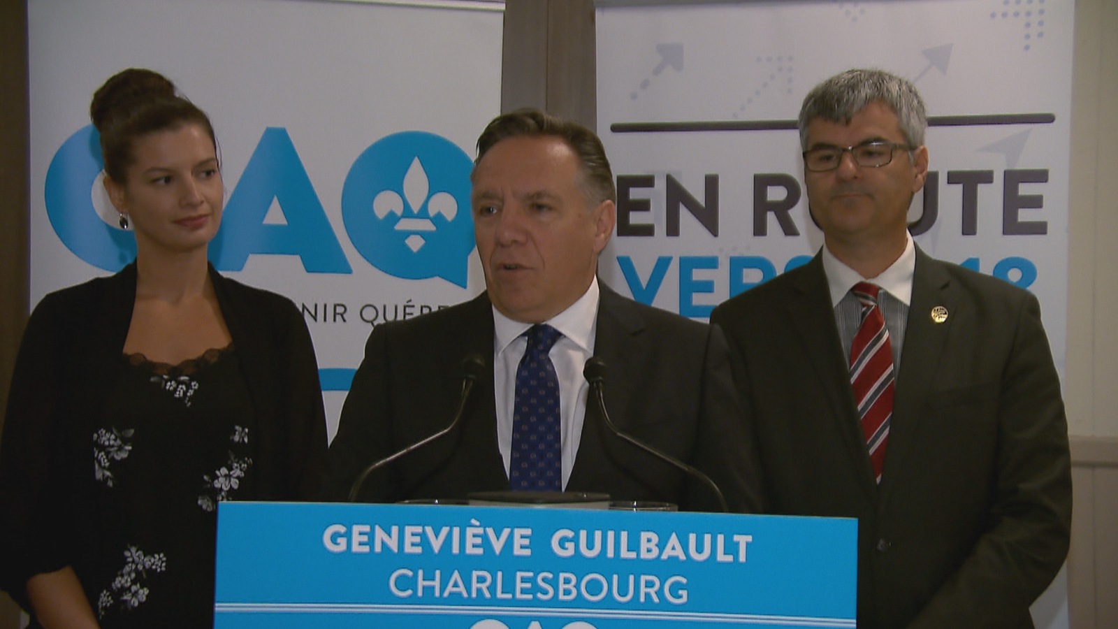 Geneviève Guilbault, François Legault et Éric Caire lors d'une conférence de presse Geneviève Guilbault, François Legault et Éric Caire lors d'une conférence de presse