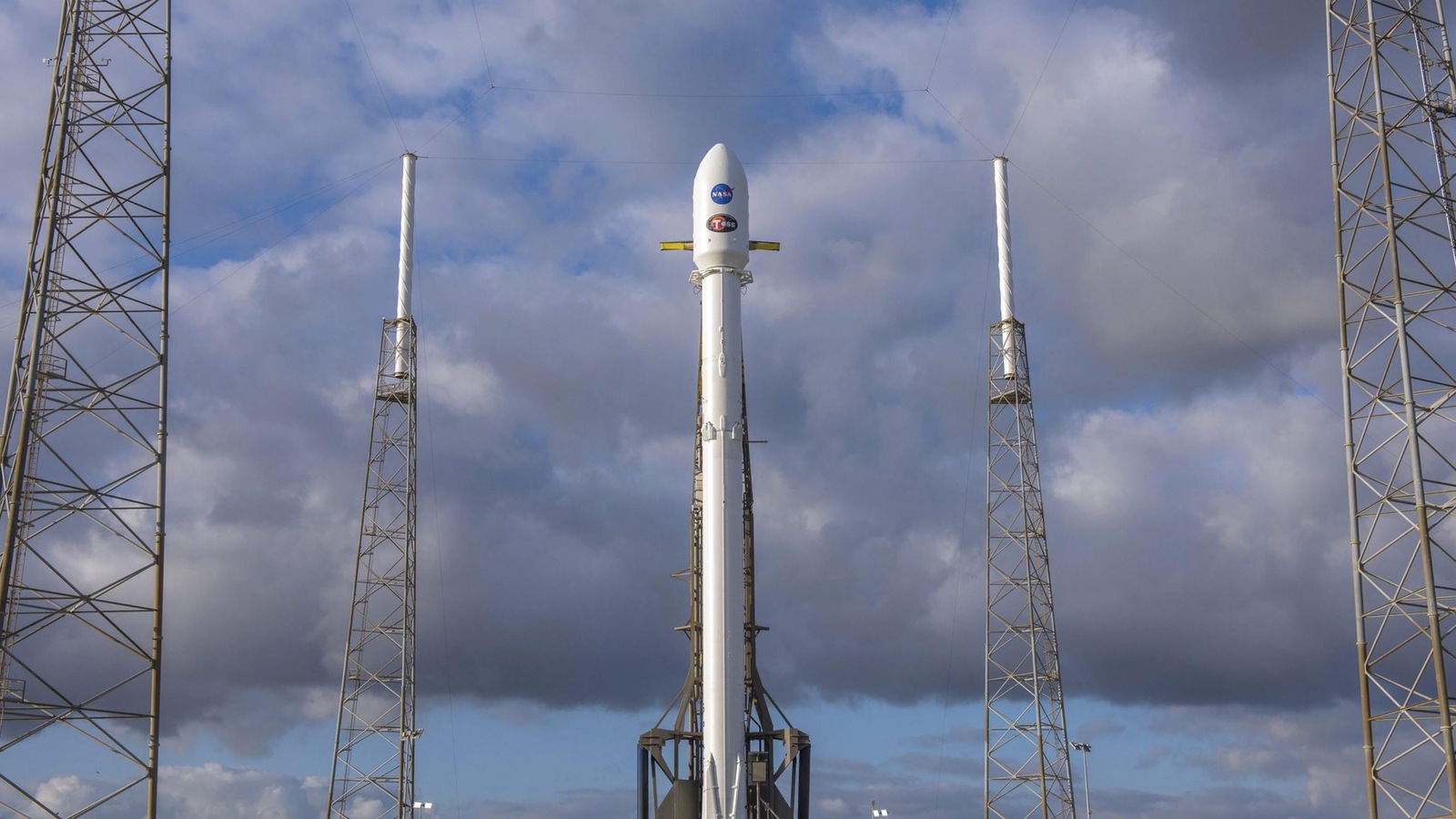 Le TESSS sur une fusée Falcon 9 rocket de SpaceX Le TESSS sur une fusée Falcon 9 rocket de SpaceX