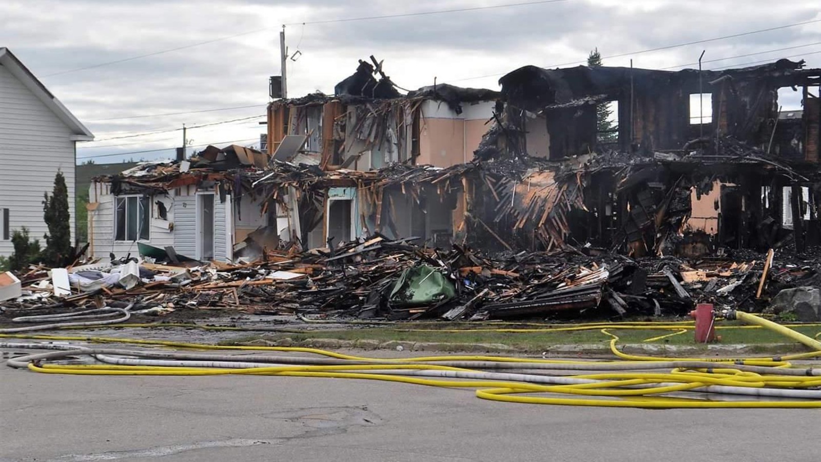 Le bâtiment après l'incendie Le bâtiment après l'incendie