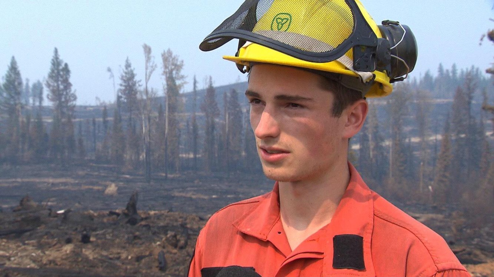 Jayme Martel est un pompier de l'Ontario qui travaille dans la région de Quesnel depuis sept jours. Jayme Martel est un pompier de l'Ontario qui travaille dans la région de Quesnel depuis sept jours.