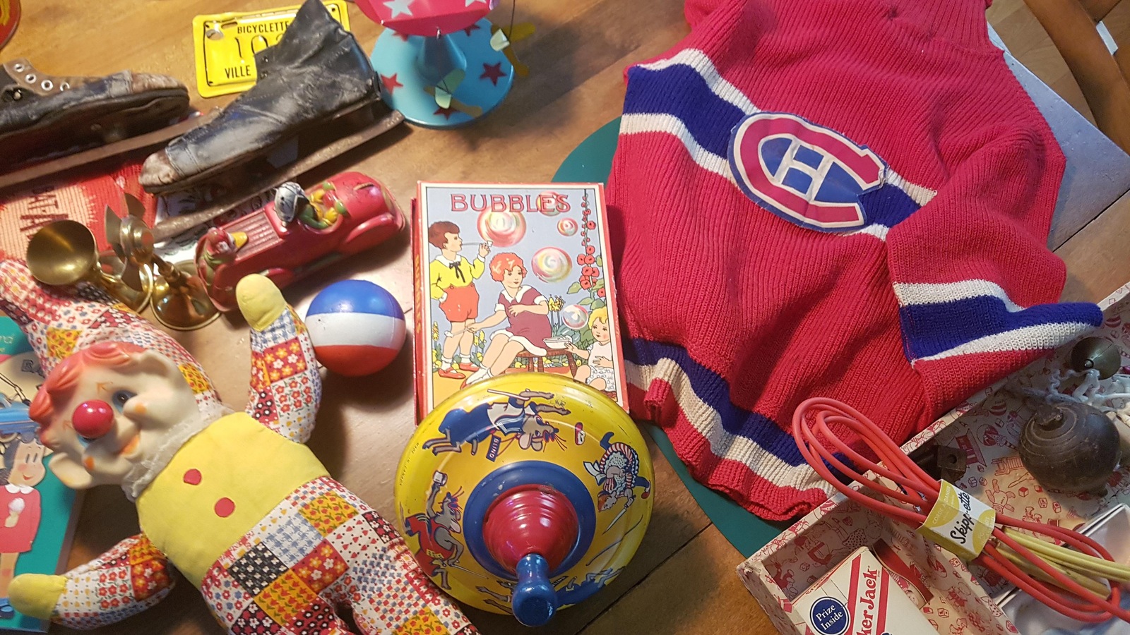 Des jouets de la collection de Jean Bouchard. Des jouets de la collection de Jean Bouchard.