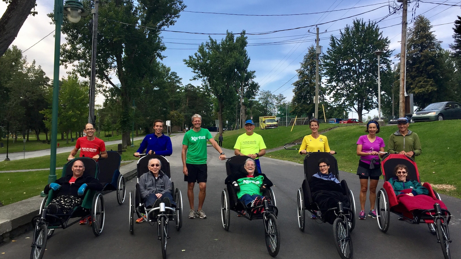 Pour l'instant, 5 kartus sont disponibles pour les coureurs qui souhaitent participer aux courses partagées qui ont lieu les mercredis, jusqu'au 15 octobre, au parc Jacques-Cartier à Sherbrooke. Pour l'instant, 5 kartus sont disponibles pour les coureurs qui souhaitent participer aux courses partagées qui ont lieu les mercredis, jusqu'au 15 octobre, au parc Jacques-Cartier à Sherbrooke.