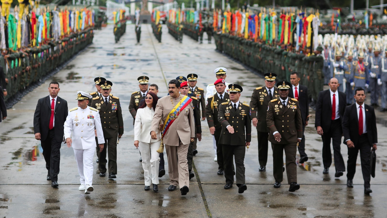 Le président du Venezuela, Nicolas Maduro, lors d'une parade militaire Le président du Venezuela, Nicolas Maduro, lors d'une parade militaire