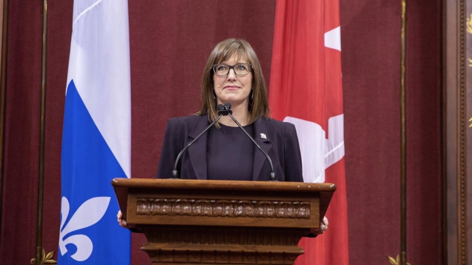 La ministre Proulx lors de son assermentation La ministre Proulx lors de son assermentation