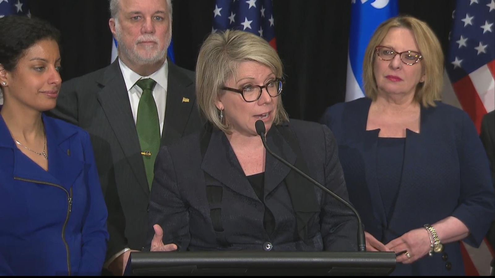 Maryscott Greenwood défend l'importance du libre-échange entre les États-Unis et le Canada. Maryscott Greenwood défend l'importance du libre-échange entre les États-Unis et le Canada.