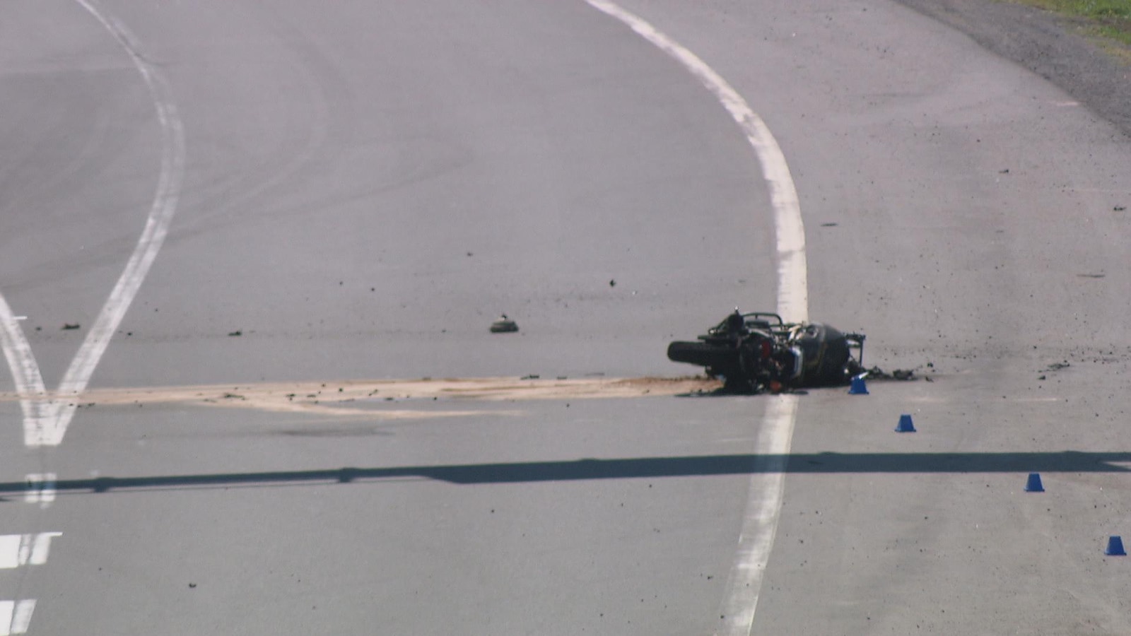 Une motocyclette accidentée Une motocyclette accidentée