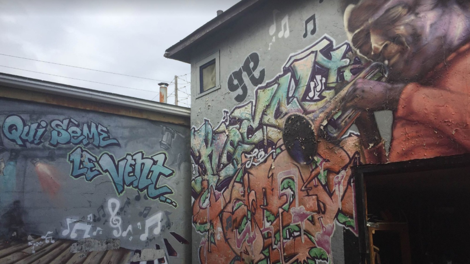 « Ghetto Érudit », Murale réalisée dans le cadre du FME en Abitibi-Témiscamingue 2013 « Ghetto Érudit », Murale réalisée dans le cadre du FME en Abitibi-Témiscamingue 2013