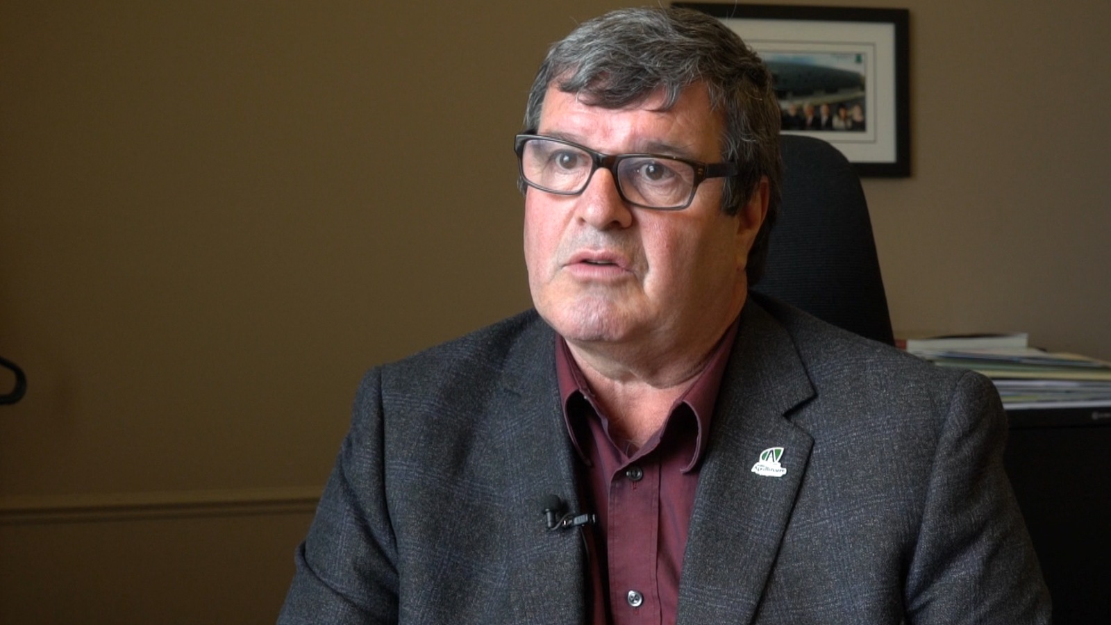 Bernard Ouellet rappelle que les citoyens qui ne s’opposent pas au cimetière, n’ont pas à demander l’ouverture d’un registre. Bernard Ouellet rappelle que les citoyens qui ne s’opposent pas au cimetière, n’ont pas à demander l’ouverture d’un registre.